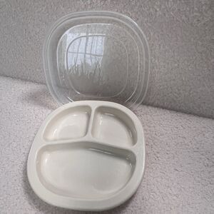 Rubbermaid Heatables Divided Dish Plate with Lid Almond 0059